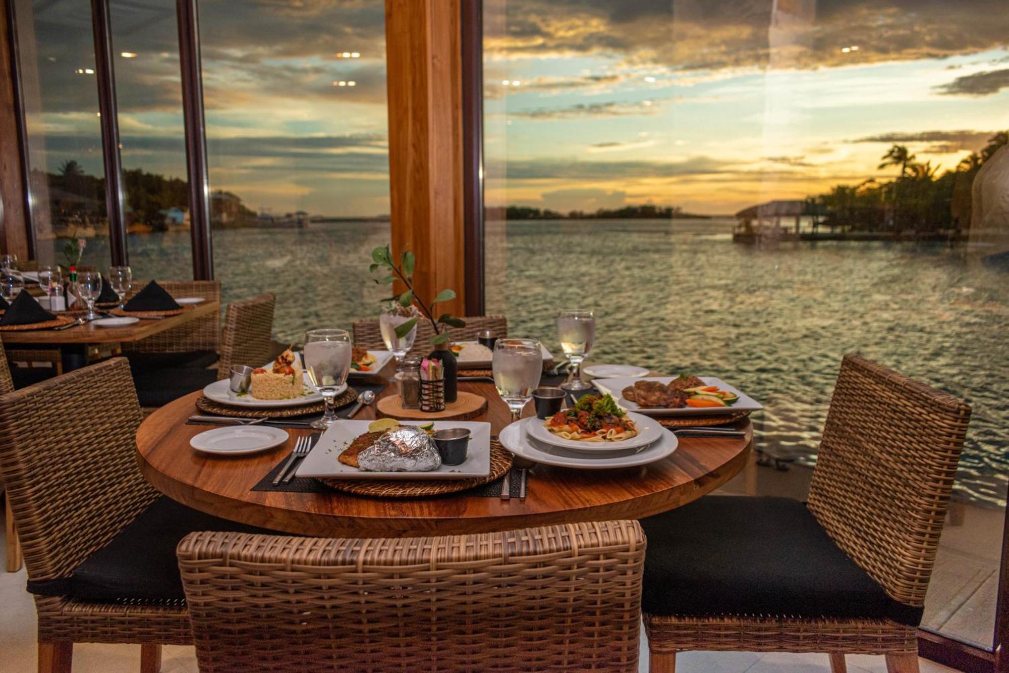 Anthony'S Key Resort Sandy Bay Buitenkant foto