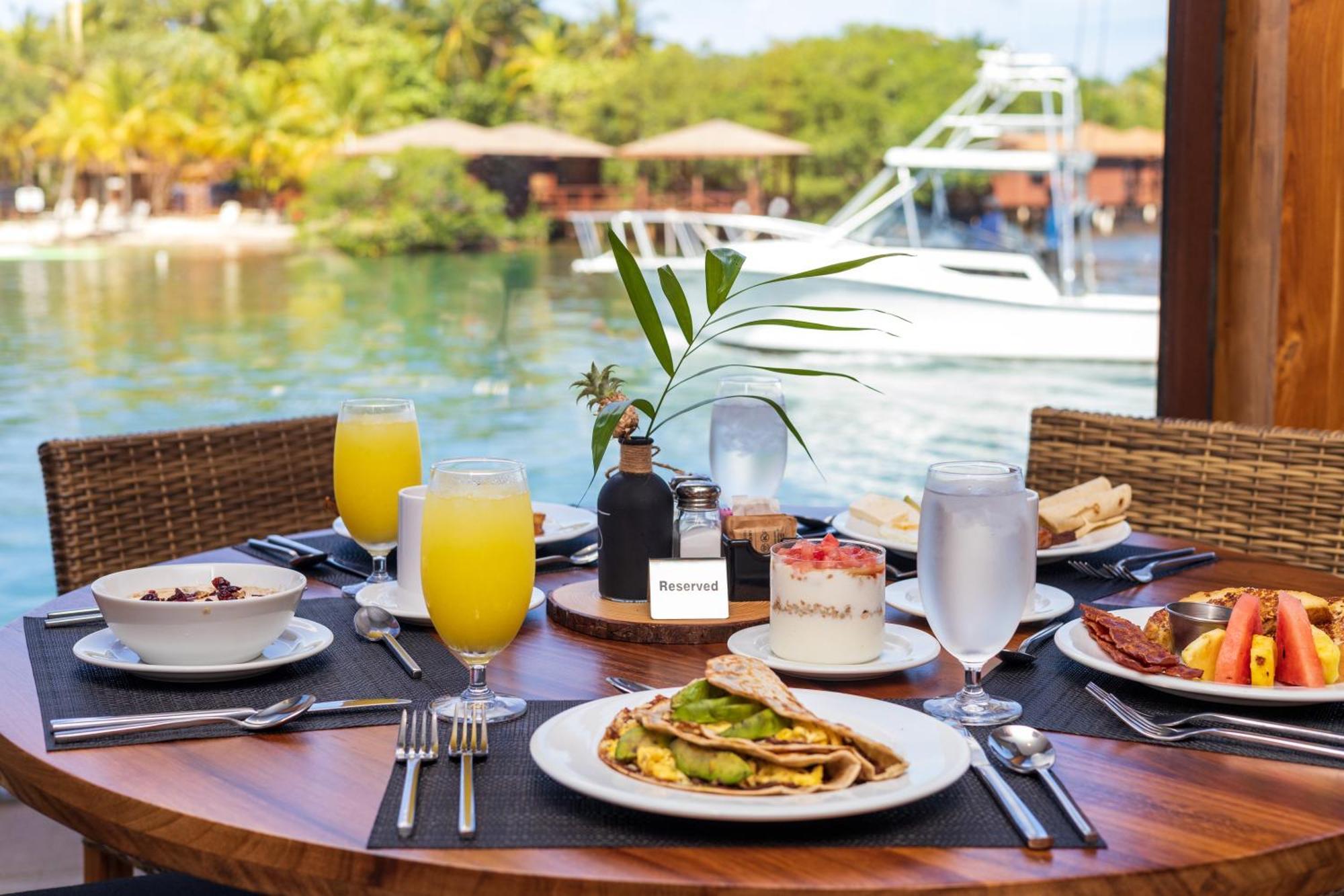 Anthony'S Key Resort Sandy Bay Buitenkant foto